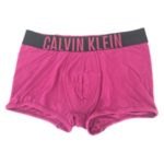 Pánské boxerky NB1042A-YG8 fuchsiová – Calvin Klein